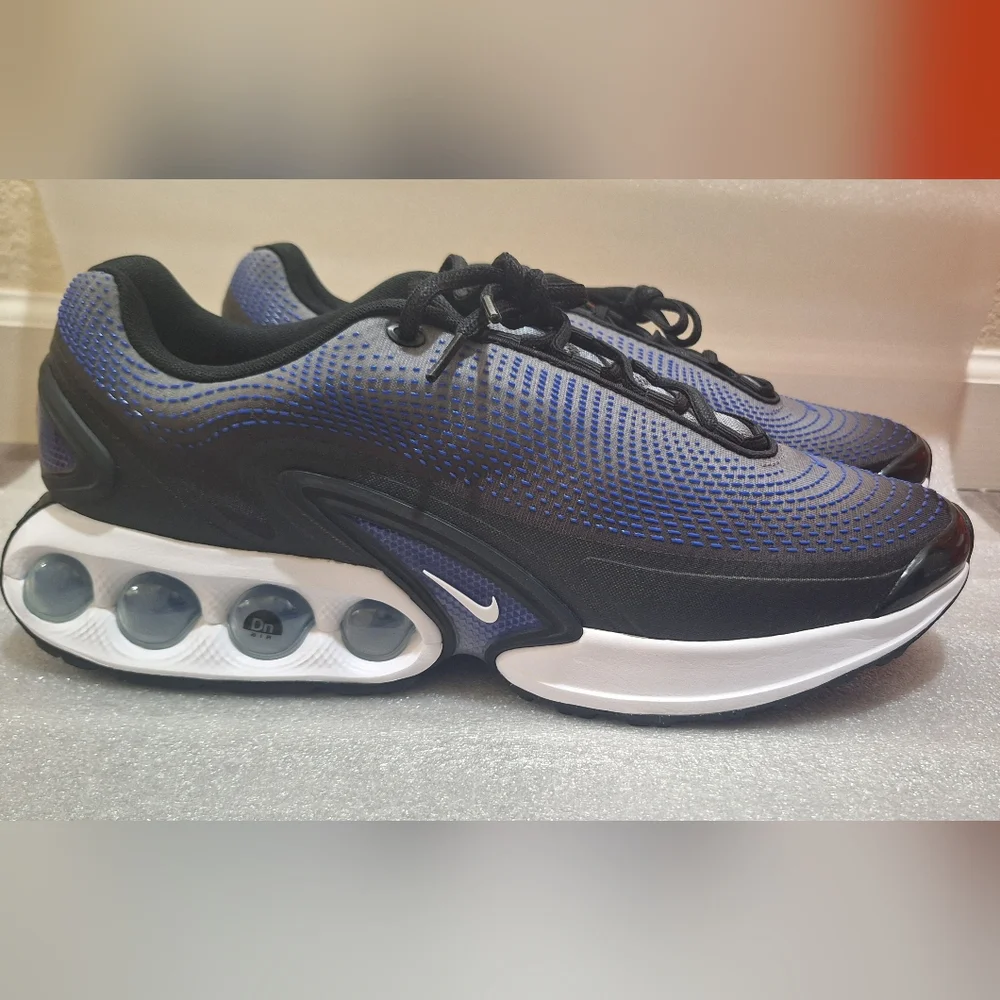 Nike Air Max DN Sneakers - Picture 3 of 6